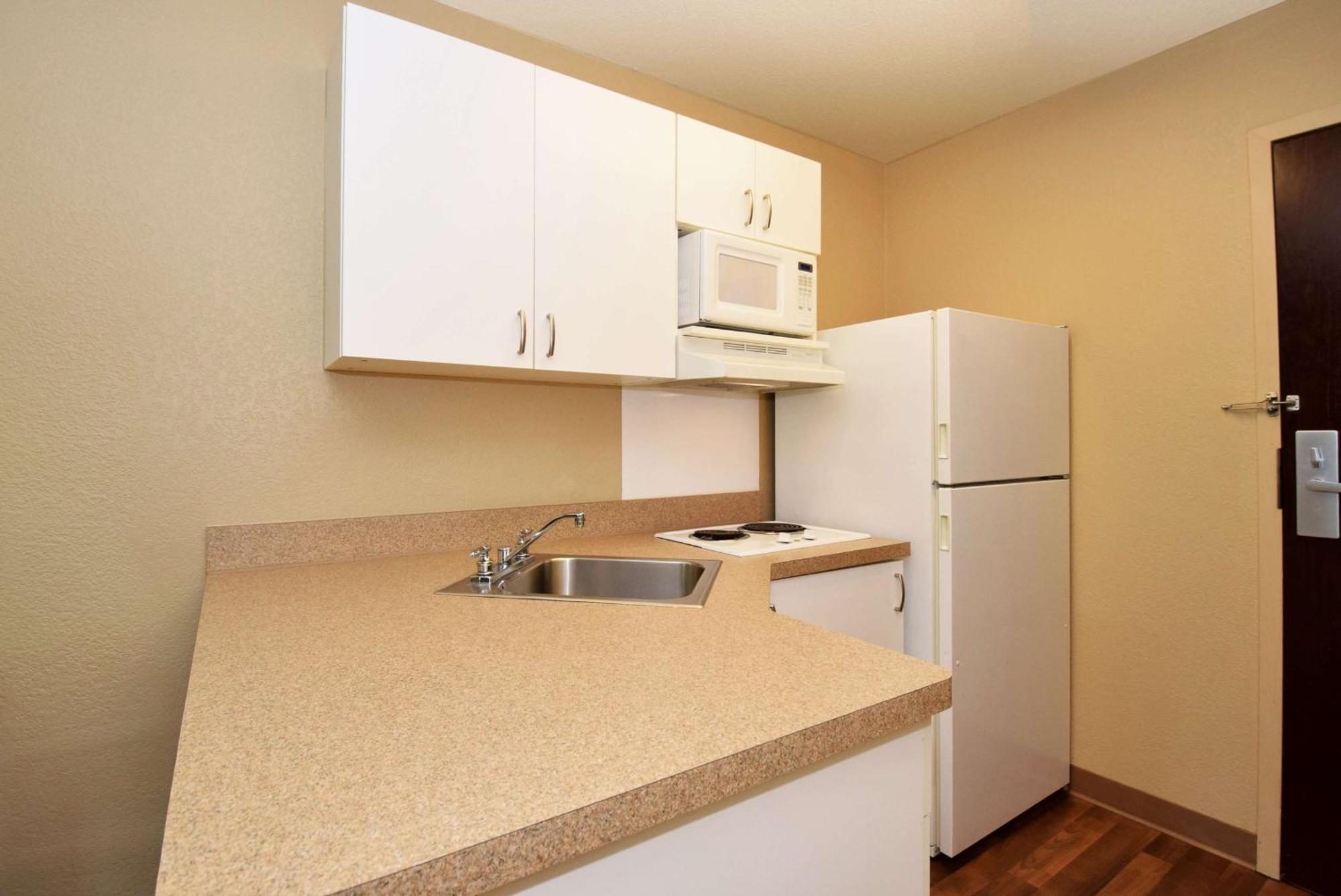 Extended Stay America Select Suites - Hartford - Манчестер Экстерьер фото