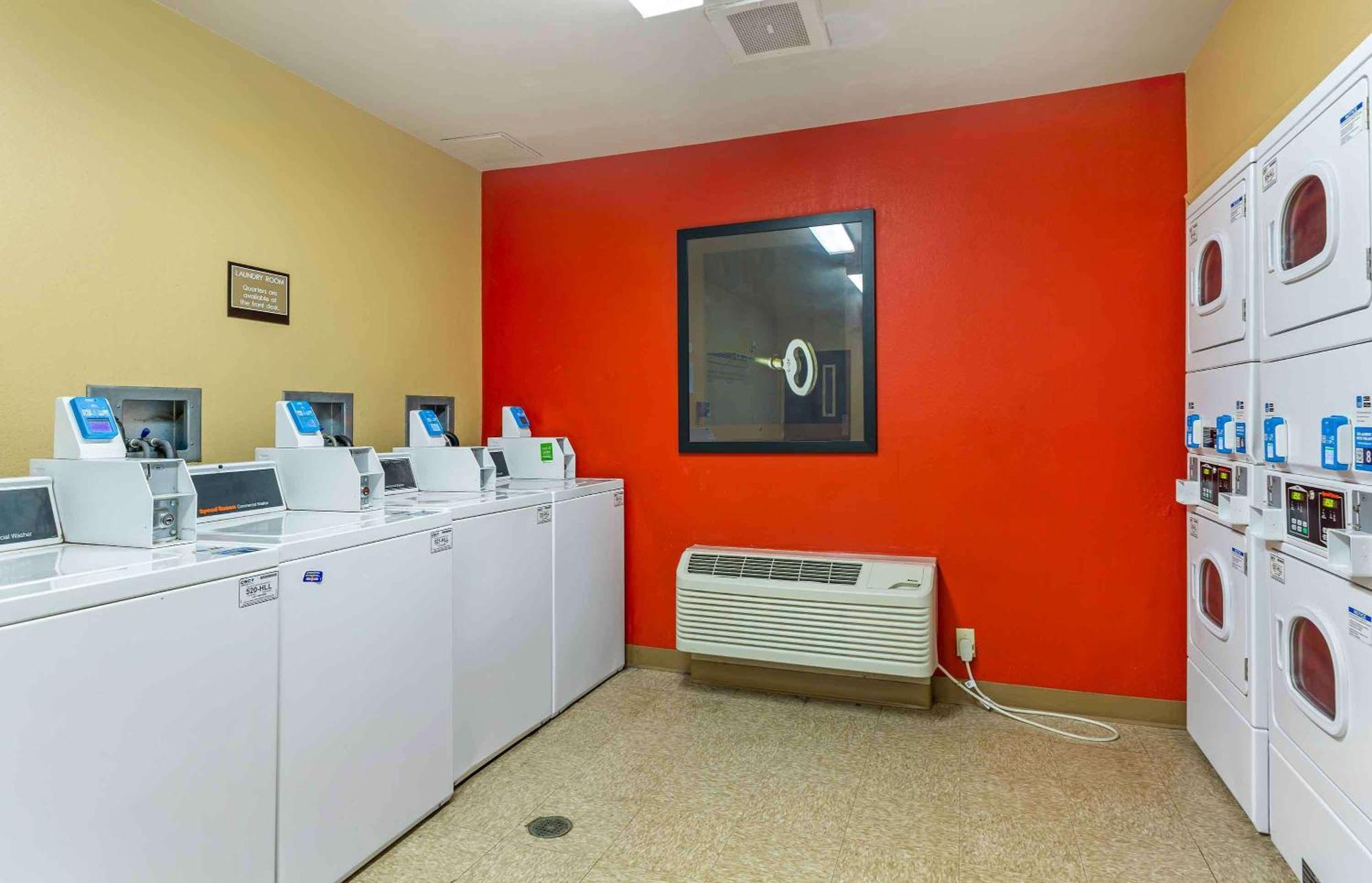 Extended Stay America Select Suites - Hartford - Манчестер Экстерьер фото