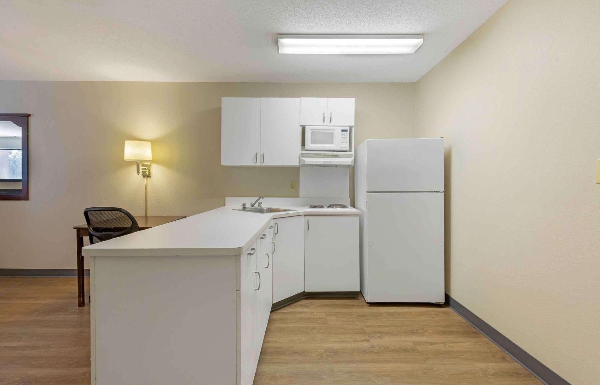 Extended Stay America Select Suites - Hartford - Манчестер Экстерьер фото
